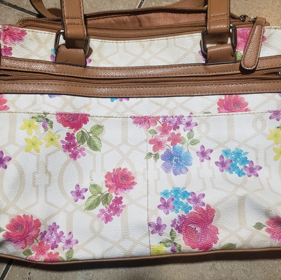 White Multi-compartment Floral Shoulder Bag - Picture 6 of 9